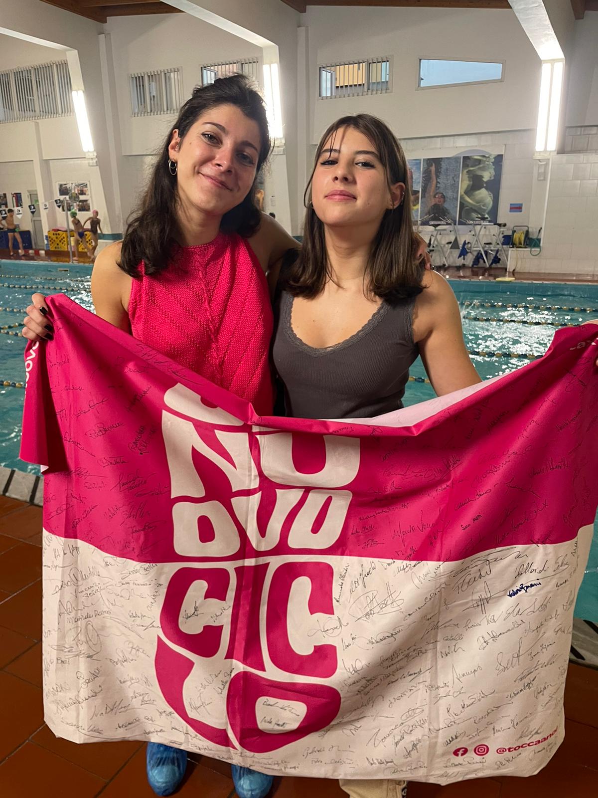 Una tampon box alla piscina di via del Romito