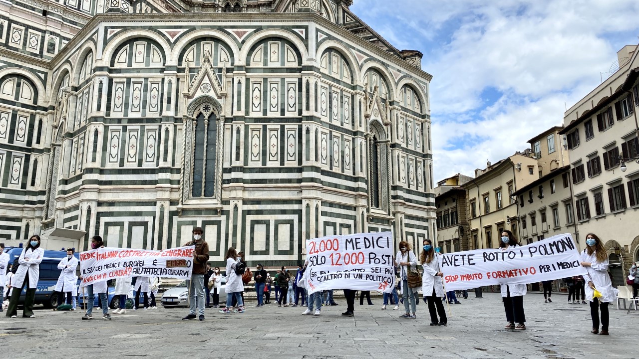 Manifestazione medici in piazza Duomo